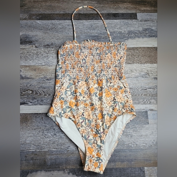 Cupshe NEW Elodie Ditsy Floral Smocked One Piece - Picture 3 of 12